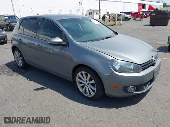 ✅ 2013 Volkswagen Golf TDI • VIN: WVWDM7AJ9DW117133 • Lot: 42543263. Wystawiony na IAAI z przebiegiem 130 116 mil. Bezpłatny archiwum sprzedaży aukcyjnych z USA i szczegółowy raport historii pojazdu na DreamBid. Zdjęcie 1.