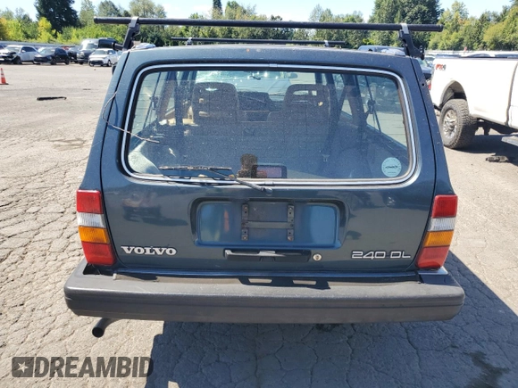 ✅ 1989 Volvo 240 DL • VIN: YV1AX885XK1829485 • Лот: 68879485. Опубліковано раніше на Copart з пробігом 181 117 миль. Безкоштовний доступ до архіву аукціонних продажів зі США та докладний звіт про історію автомобіля на DreamBid. Зображення 6.