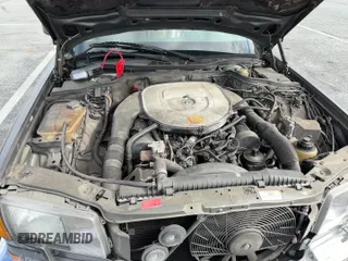 ✅ 1987 Mercedes-Benz 560 • VIN: WDBCA39DXHA308136 • Lot: 90300915. Wystawiony na Copart z przebiegiem 190 205 mil. Bezpłatny archiwum sprzedaży aukcyjnych z USA i szczegółowy raport historii pojazdu na DreamBid. Zdjęcie 11.