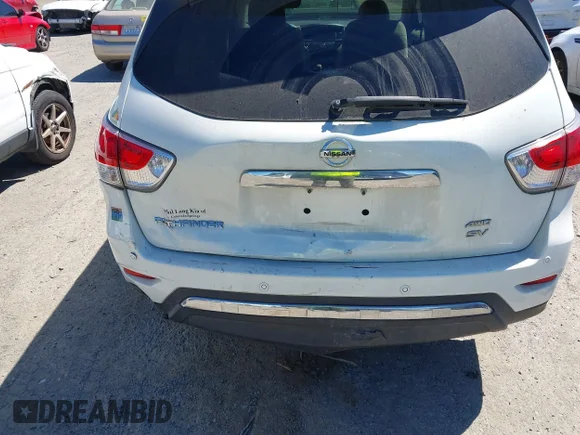 ✅ 2013 Nissan Pathfinder SV • VIN: 5N1AR2MM5DC609393 • Lot: 42828967. Wystawiony na IAAI z przebiegiem 142 597 mil. Bezpłatny archiwum sprzedaży aukcyjnych z USA i szczegółowy raport historii pojazdu na DreamBid. Zdjęcie 6.