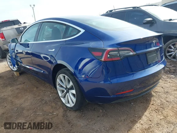 ✅ 2020 Tesla Model 3 Long Range • VIN: 5YJ3E1EB7LF735613 • Lot: 44232716. Wystawiony na IAAI z przebiegiem 65 953 mil. Bezpłatny archiwum sprzedaży aukcyjnych z USA i szczegółowy raport historii pojazdu na DreamBid. Zdjęcie 3.