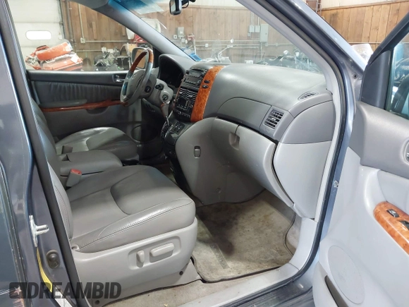 ✅ 2009 Toyota Sienna XLE • VIN: 5TDBK22C89S025941 • Lot: 42928652. Wystawiony na IAAI z przebiegiem 250 077 mil. Bezpłatny archiwum sprzedaży aukcyjnych z USA i szczegółowy raport historii pojazdu na DreamBid. Zdjęcie 5.