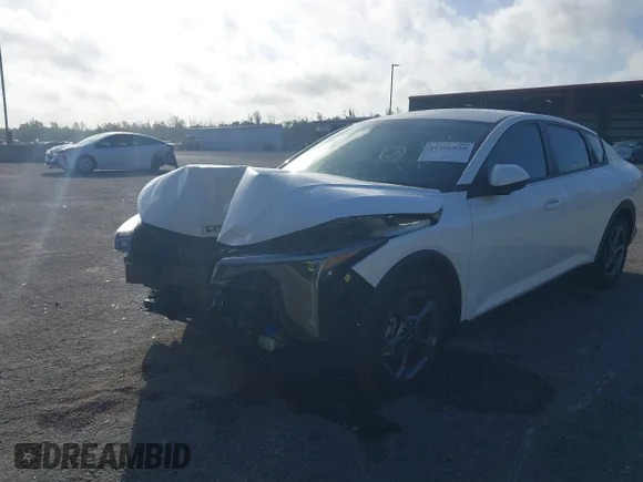 ✅ 2025 Kia K4 LXS • VIN: 3KPFT4DE1SE006012 • Lot: 41566020. Listed on IAAI with 939 mi. Free auction sales archive from the USA and detailed vehicle history report at DreamBid. Image 6.