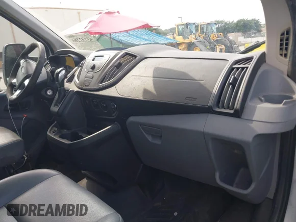 ✅ 2017 Ford Transit • VIN: 1FTYE2YM1HKA45293 • Лот: 43792286. Опубліковано раніше на IAAI з пробігом 196 294 миль. Безкоштовний доступ до архіву аукціонних продажів зі США та докладний звіт про історію автомобіля на DreamBid. Зображення 5.