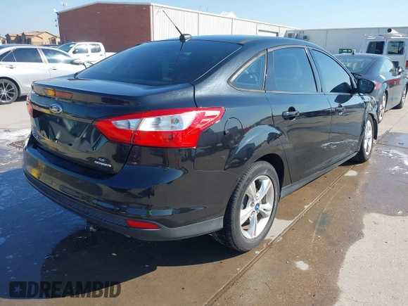 ✅ 2013 Ford Focus SE • VIN: 1FADP3F22DL262586 • Lot: 43203116. Wystawiony na IAAI z przebiegiem 165 719 mil. Bezpłatny archiwum sprzedaży aukcyjnych z USA i szczegółowy raport historii pojazdu na DreamBid. Zdjęcie 4.