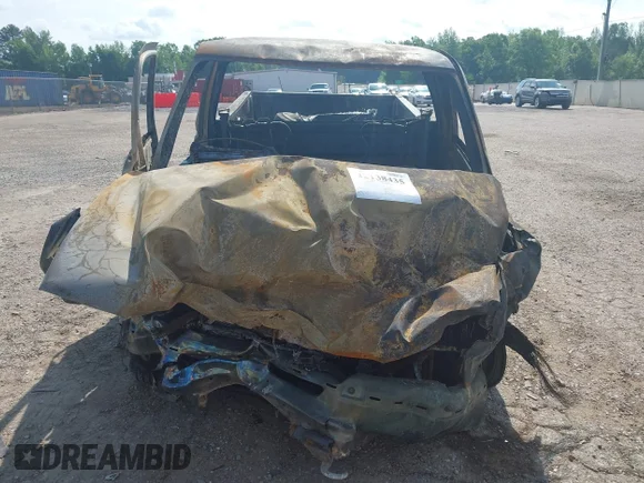 ✅ 2004 Chevrolet Silverado 1500 LS • VIN: 1GCEC14T04Z265090 • Лот: 42138435. Опубліковано раніше на IAAI з пробігом Не вказано. Безкоштовний доступ до архіву аукціонних продажів зі США та докладний звіт про історію автомобіля на DreamBid. Зображення 6.