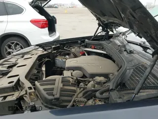 ✅ 2015 BMW X4 xDrive28i • VIN: 5UXXW3C50F0M89285 • Lot: 43399590. Wystawiony na IAAI z przebiegiem 153 833 mil. Bezpłatny archiwum sprzedaży aukcyjnych z USA i szczegółowy raport historii pojazdu na DreamBid. Zdjęcie 20.