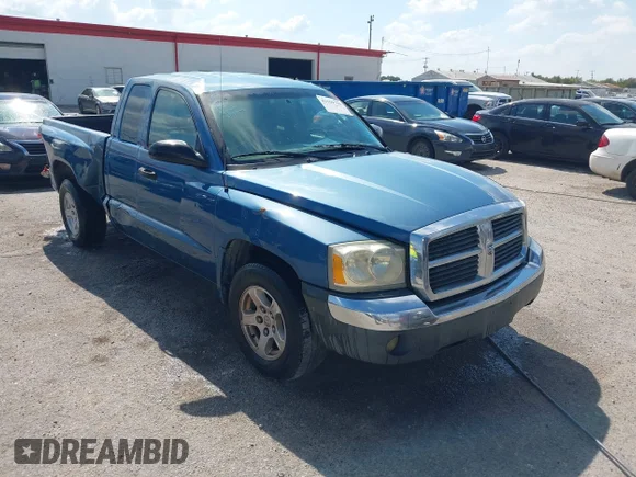 ✅ 2005 Dodge Dakota SLT • VIN: 1D7HE42K75S246250 • Лот: 43359790. Опубліковано раніше на IAAI з пробігом 225 930 миль. Безкоштовний доступ до архіву аукціонних продажів зі США та докладний звіт про історію автомобіля на DreamBid. Зображення 1.