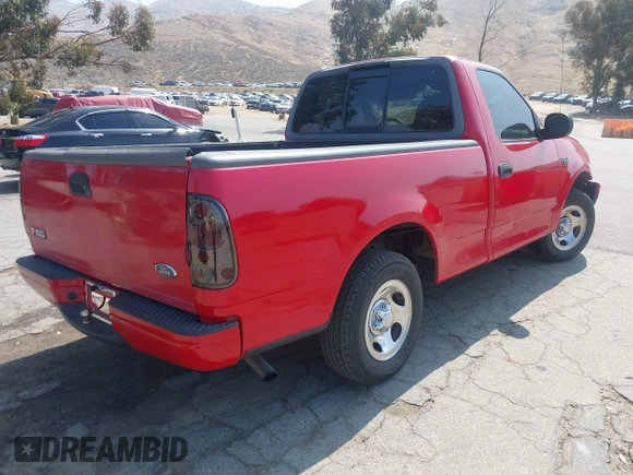 ✅ 1998 Ford F-150 • VIN: 1FTZF1726WKB54082 • Lot: 45068293. Wystawiony na IAAI z przebiegiem 173 885 mil. Bezpłatny archiwum sprzedaży aukcyjnych z USA i szczegółowy raport historii pojazdu na DreamBid. Zdjęcie 4.