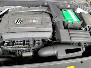 ✅ 2017 Volkswagen Passat SEL Premium • VIN: 1VWCT7A34HC039140 • Lot: 82636375. Wystawiony na Copart z przebiegiem 26 724 mil. Bezpłatny archiwum sprzedaży aukcyjnych z USA i szczegółowy raport historii pojazdu na DreamBid. Zdjęcie 13.