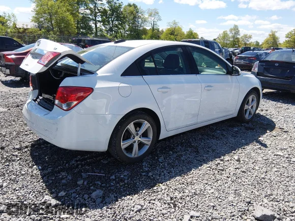 ✅ 2015 Chevrolet Cruze LT • VIN: 1G1PE5SB3F7140886 • Lot: 45070416. Listed on IAAI with 89,359 mi. Free auction sales archive from the USA and detailed vehicle history report at DreamBid. Image 4.