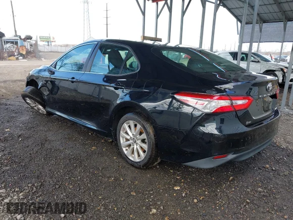 ✅ 2018 Toyota Camry SE • VIN: 4T1B11HK9JU613418 • Lot: 44725737. Wystawiony na IAAI z przebiegiem 66 688 mil. Bezpłatny archiwum sprzedaży aukcyjnych z USA i szczegółowy raport historii pojazdu na DreamBid. Zdjęcie 3.