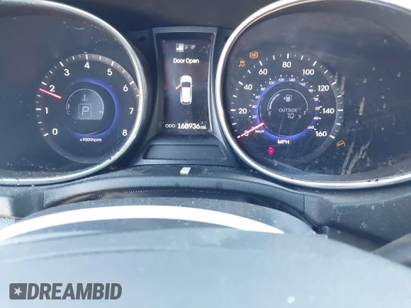 ✅ 2013 Hyundai Santa Fe Sport • VIN: 5XYZU3LA8DG025181 • Lot: 45284948. Wystawiony na IAAI z przebiegiem 168 936 mil. Bezpłatny archiwum sprzedaży aukcyjnych z USA i szczegółowy raport historii pojazdu na DreamBid. Zdjęcie 7.