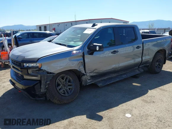 ✅ 2021 Chevrolet Silverado 1500 LT Trail Boss • VIN: 3GCPYFED6MG345668 • Lot: 45018617. Wystawiony na IAAI z przebiegiem 126 327 mil. Bezpłatny archiwum sprzedaży aukcyjnych z USA i szczegółowy raport historii pojazdu na DreamBid. Zdjęcie 2.