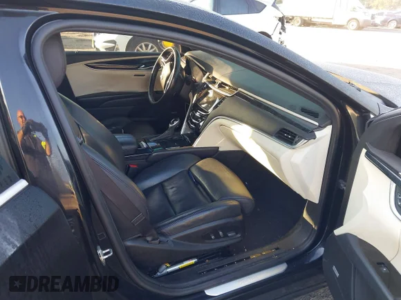 ✅ 2013 Cadillac XTS Platinum • VIN: 2G61V5S31D9164981 • Lot: 43256205. Wystawiony na IAAI z przebiegiem 146 641 mil. Bezpłatny archiwum sprzedaży aukcyjnych z USA i szczegółowy raport historii pojazdu na DreamBid. Zdjęcie 5.