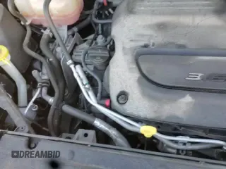 ✅ 2021 Chrysler Pacifica Limited • VIN: 2C4RC3GG2MR508033 • Lot: 85163225. Listed on Copart with 100,518 mi. Free auction sales archive from the USA and detailed vehicle history report at DreamBid. Image 16.