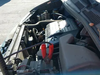 ✅ 2001 Toyota Sienna LE • VIN: 4T3ZF13C11U402401 • Lot: 43377535. Wystawiony na IAAI z przebiegiem 298 195 mil. Bezpłatny archiwum sprzedaży aukcyjnych z USA i szczegółowy raport historii pojazdu na DreamBid. Zdjęcie 12.