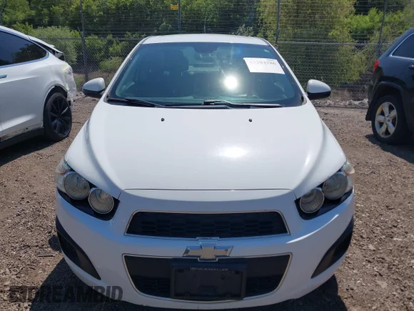 ✅ 2013 Chevrolet Sonic LT • VIN: 1G1JC5SG7D4207706 • Lot: 45204286. Wystawiony na IAAI z przebiegiem 199 646 mil. Bezpłatny archiwum sprzedaży aukcyjnych z USA i szczegółowy raport historii pojazdu na DreamBid. Zdjęcie 6.