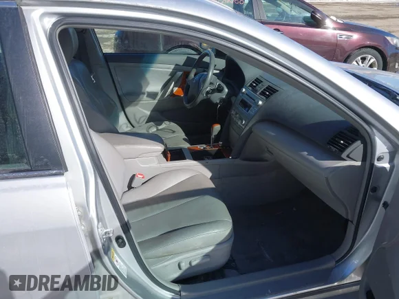 ✅ 2010 Toyota Camry LE • VIN: 4T1BF3EK7AU066473 • Lot: 44366738. Wystawiony na IAAI z przebiegiem 183 810 mil. Bezpłatny archiwum sprzedaży aukcyjnych z USA i szczegółowy raport historii pojazdu na DreamBid. Zdjęcie 5.