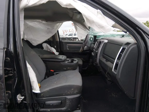 ✅ 2024 Ram 1500 SLT • VIN: 1C6RR6GG7RS128716 • Lot: 45126244. Wystawiony na IAAI z przebiegiem 51 685 mil. Bezpłatny archiwum sprzedaży aukcyjnych z USA i szczegółowy raport historii pojazdu na DreamBid. Zdjęcie 5.