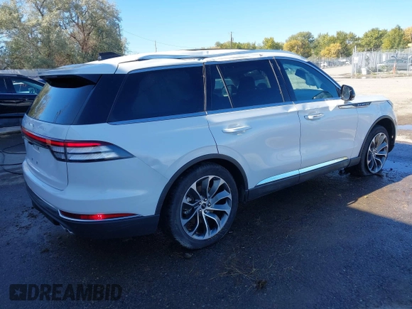 ✅ 2025 Lincoln Aviator Reserve • VIN: 5LM5J7XC8SGL10654 • Lot: 43395692. Wystawiony na IAAI z przebiegiem 19 121 mil. Bezpłatny archiwum sprzedaży aukcyjnych z USA i szczegółowy raport historii pojazdu na DreamBid. Zdjęcie 4.