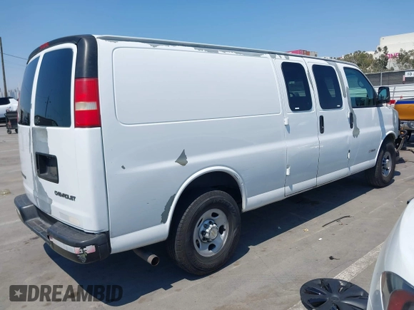 ✅ 2005 Chevrolet Express Cargo • VIN: 1GCGG29U851189140 • Lot: 42733386. Wystawiony na IAAI z przebiegiem 220 886 mil. Bezpłatny archiwum sprzedaży aukcyjnych z USA i szczegółowy raport historii pojazdu na DreamBid. Zdjęcie 4.
