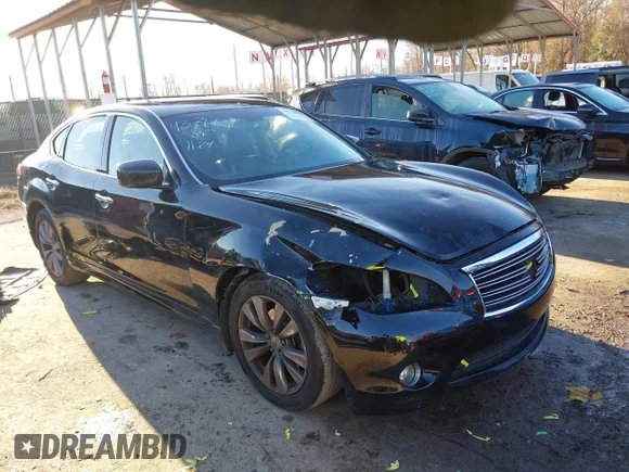 ✅ 2013 Infiniti M • VIN: JN1BY1AR1DM601228 • Lot: 43766960. Wystawiony na IAAI z przebiegiem 175 030 mil. Bezpłatny archiwum sprzedaży aukcyjnych z USA i szczegółowy raport historii pojazdu na DreamBid. Zdjęcie 1.