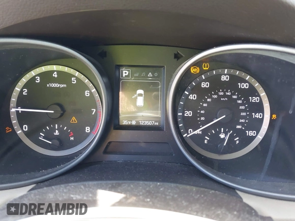 ✅ 2017 Hyundai Santa Fe 2.4L • VIN: 5XYZU3LB3HG430864 • Lot: 44199670. Wystawiony na IAAI z przebiegiem 123 507 mil. Bezpłatny archiwum sprzedaży aukcyjnych z USA i szczegółowy raport historii pojazdu na DreamBid. Zdjęcie 7.