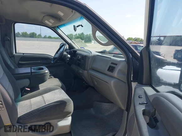 ✅ 2002 Ford F-250 XL • VIN: 1FTNW21F02EB13312 • Lot: 42714625. Wystawiony na IAAI z przebiegiem 210 724 mil. Bezpłatny archiwum sprzedaży aukcyjnych z USA i szczegółowy raport historii pojazdu na DreamBid. Zdjęcie 5.
