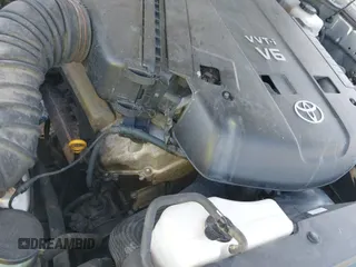 ✅ 2006 Toyota 4Runner SR5 • VIN: JTEBU14R960100792 • Лот: 42455958. Опубликован ранее на IAAI с пробегом 243 558 миль. Бесплатный доступ к архиву аукционных продаж из США и подробный отчёт об истории автомобиля на DreamBid. Изображение 21.