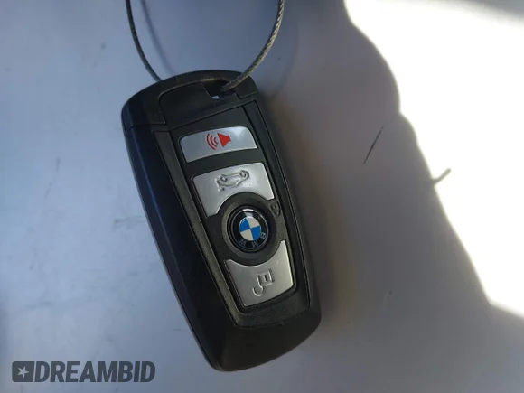 ✅ 2016 BMW 3 Series 320i xDrive • VIN: WBA8A3C50GK690787 • Lot: 44342505. Wystawiony na IAAI z przebiegiem 50 113 mil. Bezpłatny archiwum sprzedaży aukcyjnych z USA i szczegółowy raport historii pojazdu na DreamBid. Zdjęcie 11.