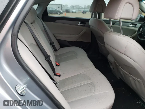 ✅ 2017 Hyundai Sonata SE • VIN: 5NPE24AF8HH583703 • Лот: 43968643. Опубликован ранее на Copart с пробегом 75 497 миль. Бесплатный доступ к архиву аукционных продаж из США и подробный отчёт об истории автомобиля на DreamBid. Изображение 10.