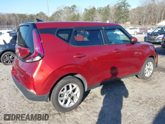 ✅ 2023 Kia Soul LX • VIN: KNDJ23AU9P7896317 • Lot: 44283164. Wystawiony na IAAI z przebiegiem 20 106 mil. Bezpłatny archiwum sprzedaży aukcyjnych z USA i szczegółowy raport historii pojazdu na DreamBid. Zdjęcie 4.