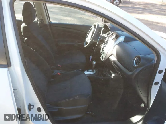 ✅ 2019 Nissan Versa SV • VIN: 3N1CN7AP6KL845737 • Lot: 43931827. Wystawiony na IAAI z przebiegiem 64 615 mil. Bezpłatny archiwum sprzedaży aukcyjnych z USA i szczegółowy raport historii pojazdu na DreamBid. Zdjęcie 5.