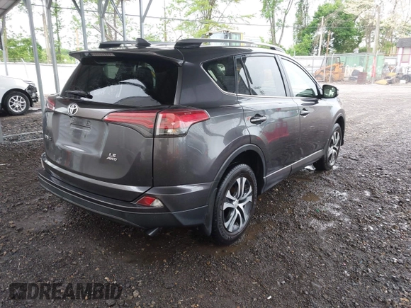 ✅ 2018 Toyota RAV4 LE • VIN: JTMBFREV1JJ223630 • Лот: 45084633. Опубликован ранее на IAAI с пробегом 57 129 миль. Бесплатный доступ к архиву аукционных продаж из США и подробный отчёт об истории автомобиля на DreamBid. Изображение 4.