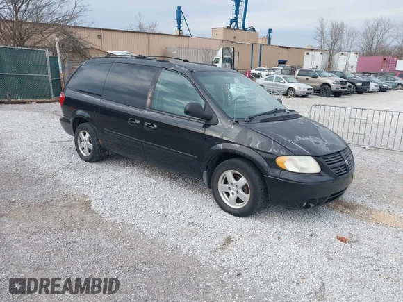 ✅ 2005 Dodge Caravan SXT • VIN: 2D4GP44L55R368485 • Lot: 41692165. Wystawiony na IAAI z przebiegiem 279 585 mil. Bezpłatny archiwum sprzedaży aukcyjnych z USA i szczegółowy raport historii pojazdu na DreamBid. Zdjęcie 1.