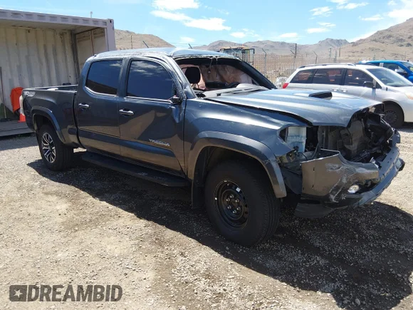 ✅ 2023 Toyota Tacoma TRD Sport • VIN: 3TMDZ5BNXPM141002 • Lot: 45065639. Wystawiony na IAAI z przebiegiem 53 658 mil. Bezpłatny archiwum sprzedaży aukcyjnych z USA i szczegółowy raport historii pojazdu na DreamBid. Zdjęcie 1.