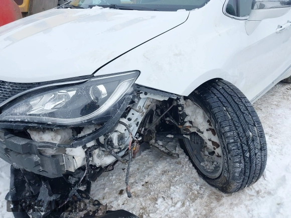 ✅ 2018 Chrysler Pacifica Limited • VIN: 2C4RC1GG4JR186396 • Lot: 44265307. Wystawiony na IAAI z przebiegiem 94 284 mil. Bezpłatny archiwum sprzedaży aukcyjnych z USA i szczegółowy raport historii pojazdu na DreamBid. Zdjęcie 6.