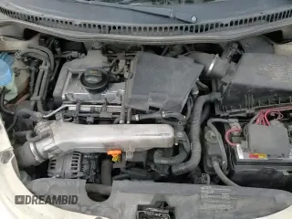 ✅ 2005 Volkswagen Beetle GLS • VIN: 3VWCD31Y25M354580 • Lot: 85259614. Listed on Copart with 195,472 mi. Free auction sales archive from the USA and detailed vehicle history report at DreamBid. Image 14.