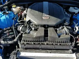 ✅ 2022 Cadillac CT5-V • VIN: 1G6DV5RW6N0109919 • Lot: 84949315. Wystawiony na Copart z przebiegiem 28 567 mil. Bezpłatny archiwum sprzedaży aukcyjnych z USA i szczegółowy raport historii pojazdu na DreamBid. Zdjęcie 13.