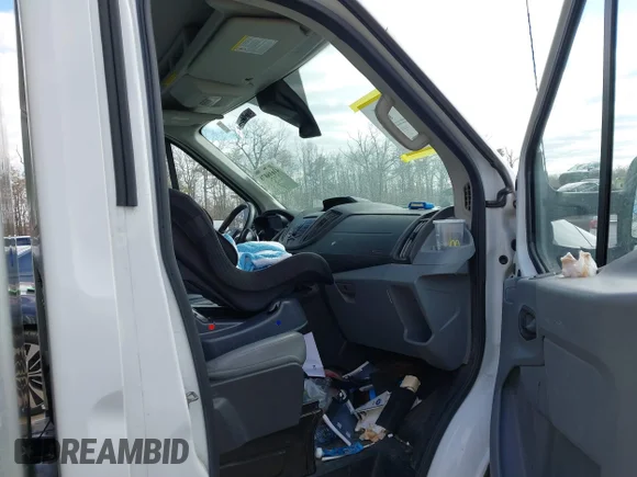 ✅ 2018 FORD TRANSIT-350 CAB   • VIN: 1FDBF8ZM9JKA80668 • Lot: 41616878. Wystawiony na IAAI z przebiegiem 88 270 mil. Bezpłatny archiwum sprzedaży aukcyjnych z USA i szczegółowy raport historii pojazdu na DreamBid. Zdjęcie 5.