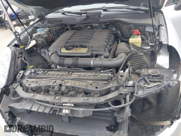 ✅ 2018 Porsche Cayenne • VIN: WP1AA2A27JKA05035 • Lot: 44559726. Wystawiony na IAAI z przebiegiem 148 751 mil. Bezpłatny archiwum sprzedaży aukcyjnych z USA i szczegółowy raport historii pojazdu na DreamBid. Zdjęcie 10.