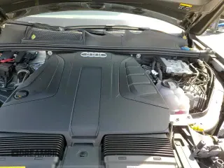 ✅ 2025 Audi Q7 Premium • VIN: WA1ACBF71SD003068 • Lot: 81481695. Wystawiony na Copart z przebiegiem 1 425 mil. Bezpłatny archiwum sprzedaży aukcyjnych z USA i szczegółowy raport historii pojazdu na DreamBid. Zdjęcie 16.