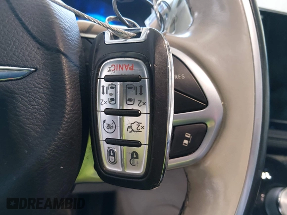 ✅ 2021 Chrysler Pacifica Limited • VIN: 2C4RC3GG9MR549145 • Lot: 45195269. Wystawiony na IAAI z przebiegiem 97 713 mil. Bezpłatny archiwum sprzedaży aukcyjnych z USA i szczegółowy raport historii pojazdu na DreamBid. Zdjęcie 11.