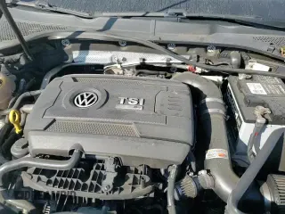 ✅ 2017 Volkswagen Golf R • VIN: WVWWF7AU3HW149790 • Lot: 64228545. Wystawiony na Copart z przebiegiem 106 244 mil. Bezpłatny archiwum sprzedaży aukcyjnych z USA i szczegółowy raport historii pojazdu na DreamBid. Zdjęcie 16.