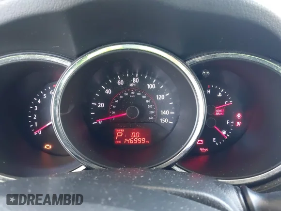 ✅ 2013 Kia Sorento LX • VIN: 5XYKT4A61DG404435 • Lot: 45031171. Wystawiony na IAAI z przebiegiem 146 999 mil. Bezpłatny archiwum sprzedaży aukcyjnych z USA i szczegółowy raport historii pojazdu na DreamBid. Zdjęcie 7.
