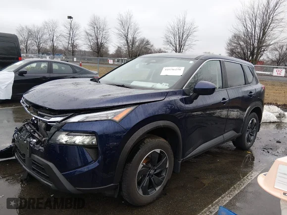 ✅ 2025 Nissan Rogue SV • VIN: JN8BT3BBXSW149830 • Lot: 44536450. Wystawiony na IAAI z przebiegiem 13 591 mil. Bezpłatny archiwum sprzedaży aukcyjnych z USA i szczegółowy raport historii pojazdu na DreamBid. Zdjęcie 2.