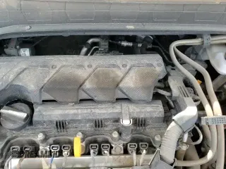 2024 Hyundai Venue SEL with VIN KMHRC8A33RU305922, listed as a Copart auction lot 82044545 with 40,009 mi miles and Salvage title. Bid and sale history available at DreamBid. Image 17.