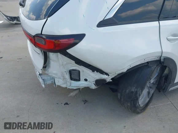 ✅ 2024 Mazda CX-90 Premium Plus • VIN: JM3KKEHD5R1102433 • Lot: 43358290. Wystawiony na IAAI z przebiegiem 29 914 mil. Bezpłatny archiwum sprzedaży aukcyjnych z USA i szczegółowy raport historii pojazdu na DreamBid. Zdjęcie 6.