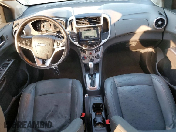 ✅ 2017 Chevrolet Sonic Premier • VIN: 1G1JF5SB3H4102484 • Lot: 76513765. Wystawiony na Copart z przebiegiem 139 151 mil. Bezpłatny archiwum sprzedaży aukcyjnych z USA i szczegółowy raport historii pojazdu na DreamBid. Zdjęcie 8.
